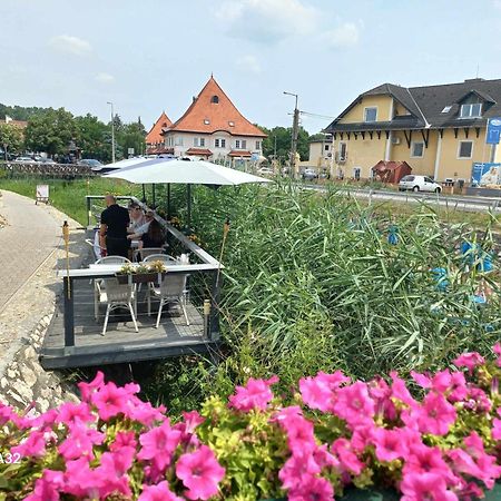 Monarchia Apartman Pearl Mosonmagyaróvár Esterno foto