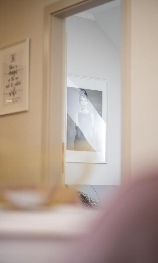 Monarchia Apartman Pearl Mosonmagyaróvár Esterno foto