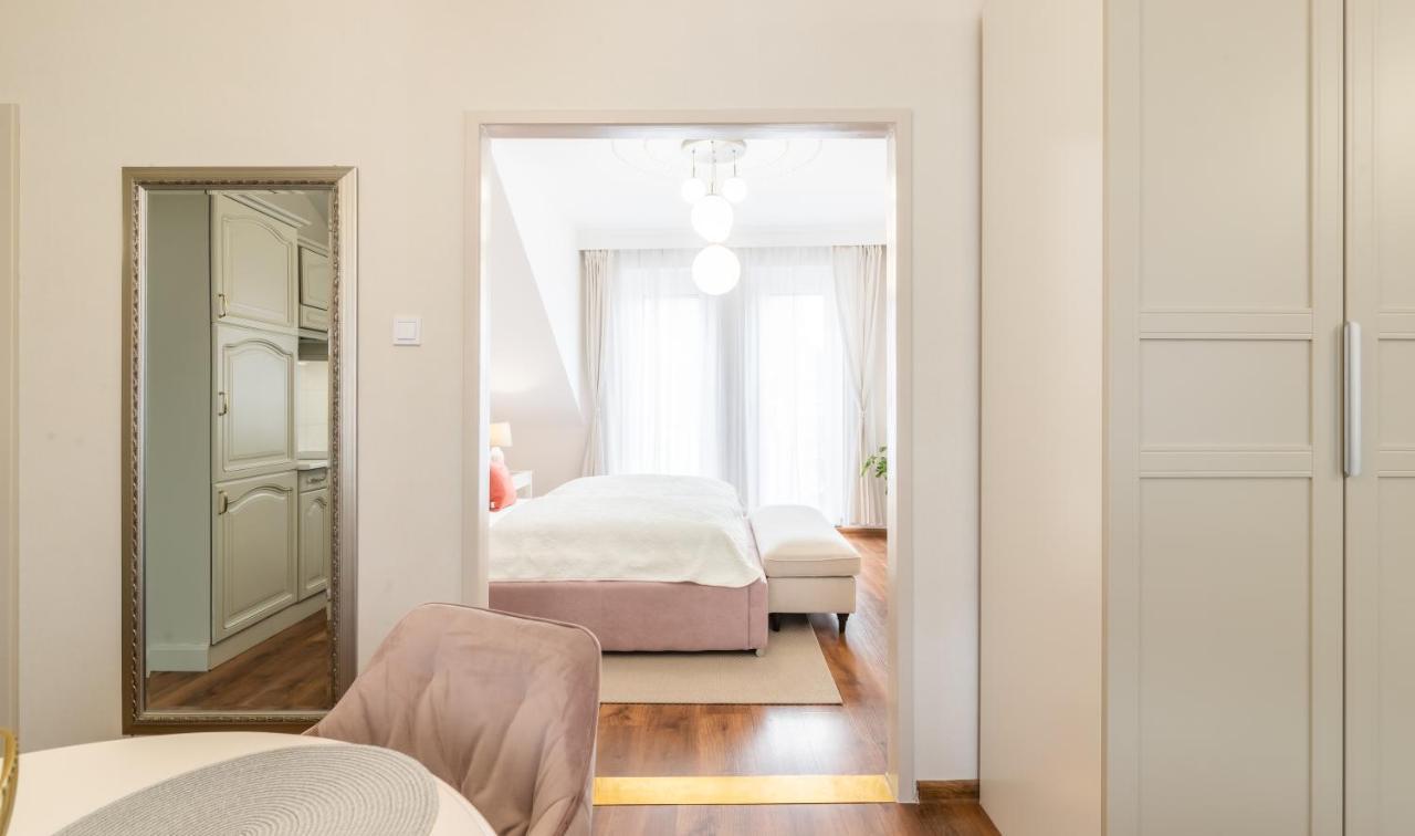 Monarchia Apartman Pearl Mosonmagyaróvár Esterno foto